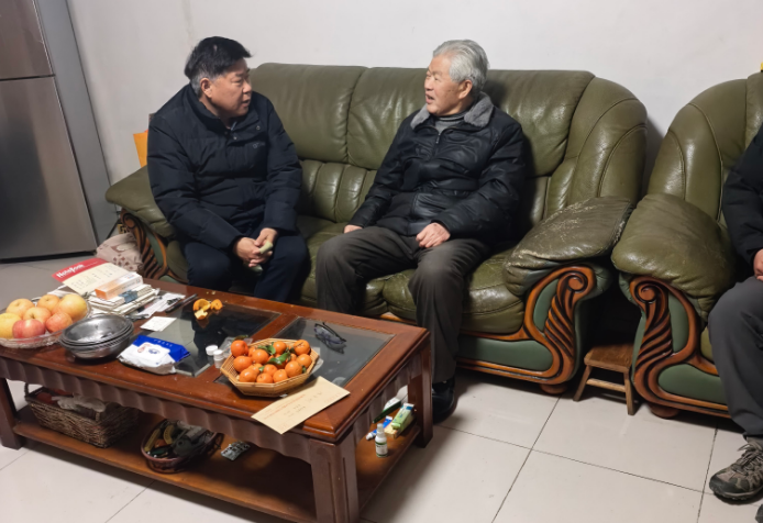情系老党员 新春送温暖
        ——淮北市国防动员办开展春节走访慰问活动